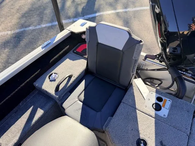 Slide: The Image of Alumacraft Competitor 175X Sport 2024 - 14