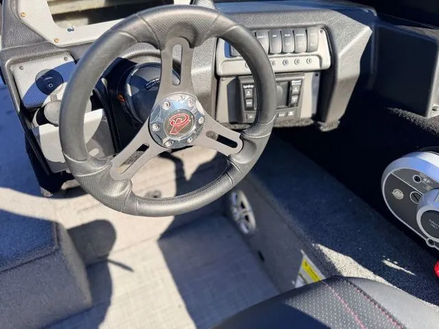 Slide: The Image of Alumacraft Competitor 175X Sport 2024 - 22