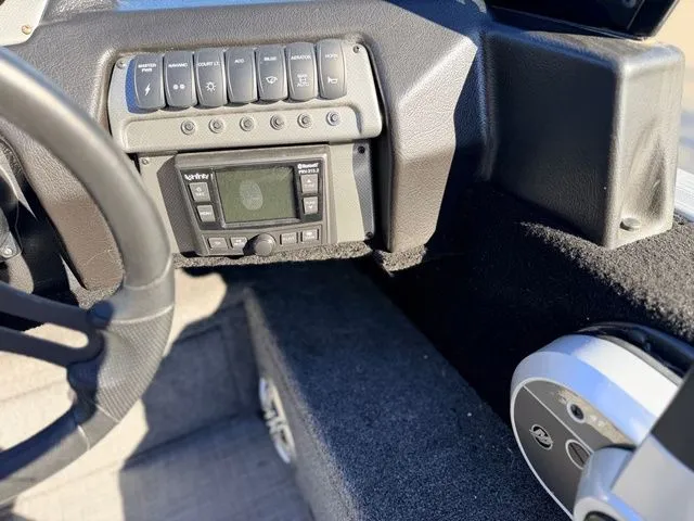 Slide: The Image of Alumacraft Competitor 175X Sport 2024 - 23