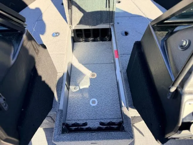 Slide: The Image of Alumacraft Competitor 175X Sport 2024 - 25