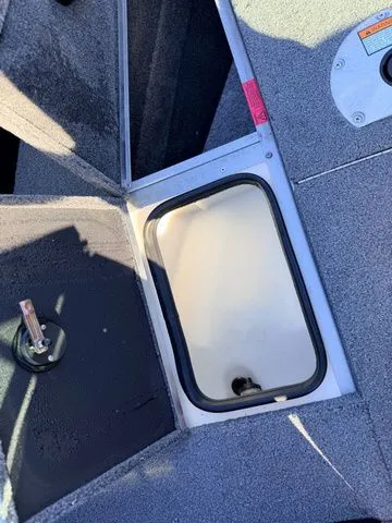 Slide: The Image of Alumacraft Competitor 175X Sport 2024 - 26