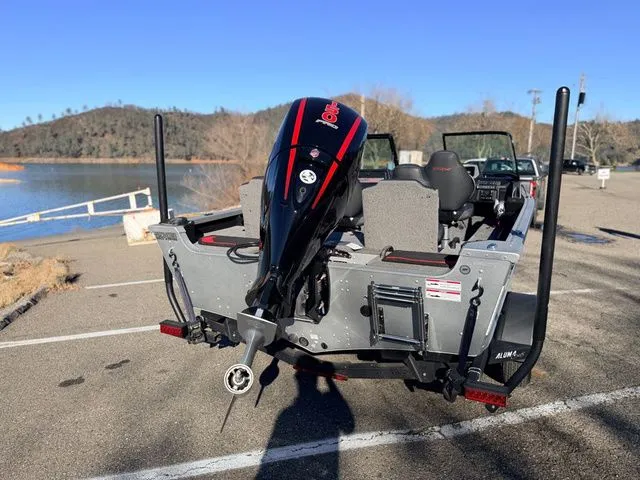 Slide: The Image of Alumacraft Competitor 175X Sport 2024 - 3