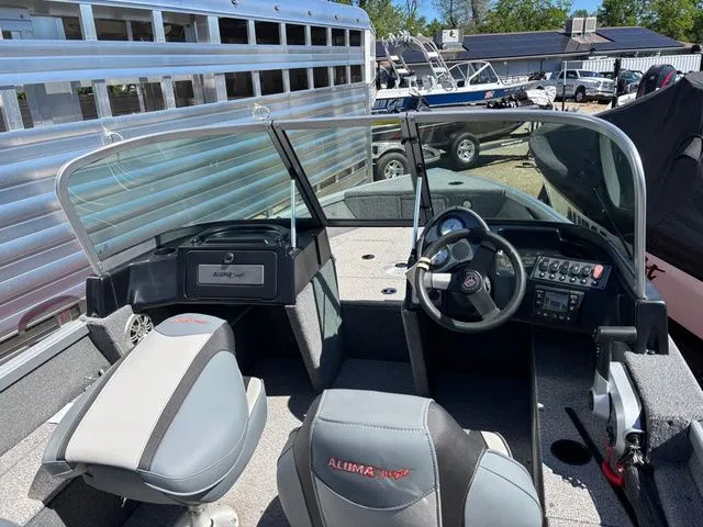 Slide: The Image of Alumacraft Classic 165 Sport 2024 - 4