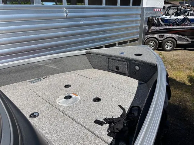 Slide: The Image of Alumacraft Classic 165 Sport 2024 - 6