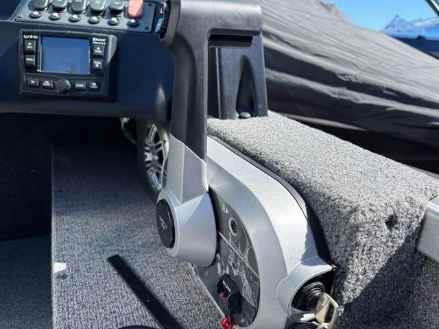 Slide: The Image of Alumacraft Classic 165 Sport 2024 - 8