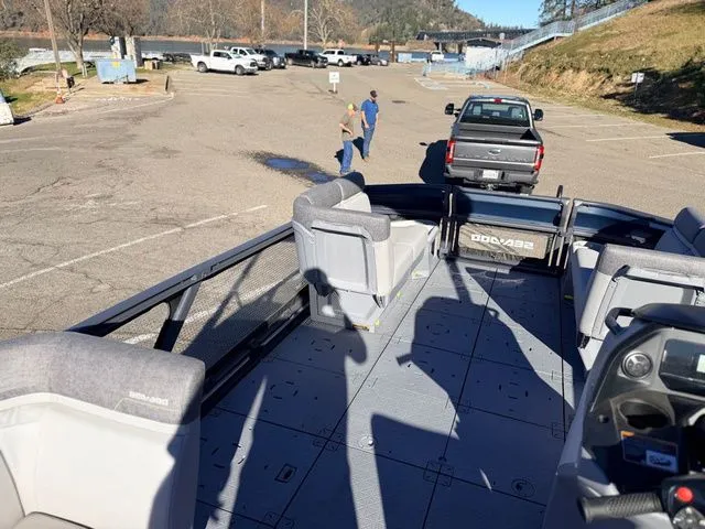 Slide: The Image of Sea-Doo Switch Cruise 21 2024 - 14