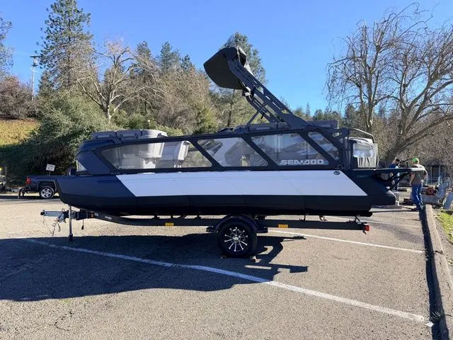 Slide: The Image of Sea-Doo Switch Cruise 21 2024 - 3