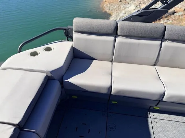 Slide: The Image of Sea-Doo Switch Sport 21 2024 - 15