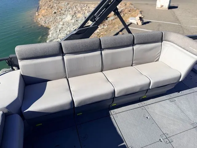 Slide: The Image of Sea-Doo Switch Sport 21 2024 - 16