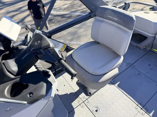 Slide: The Image of Sea-Doo Switch Sport 21 2024 - 22