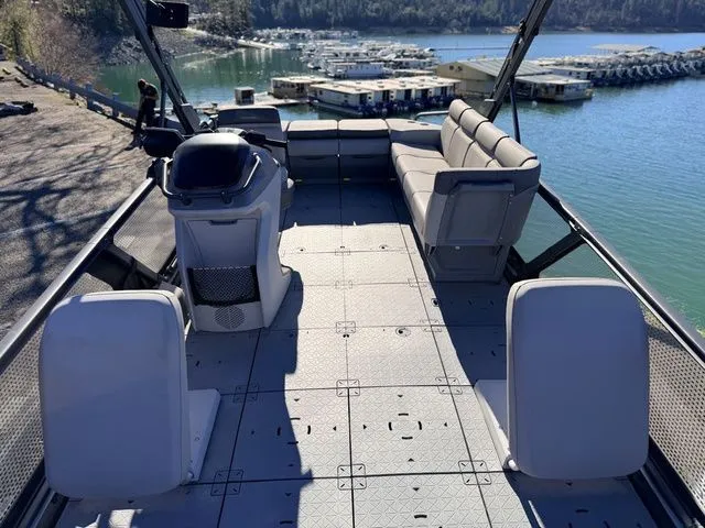 Slide: The Image of Sea-Doo Switch Sport 21 2024 - 8