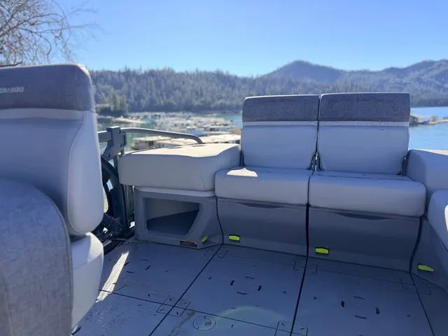 Slide: The Image of Sea-Doo Switch Cruise 21 2024 - 15