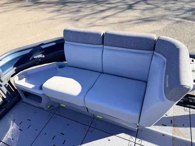 Slide: The Image of Sea-Doo Switch Cruise 21 2024 - 16