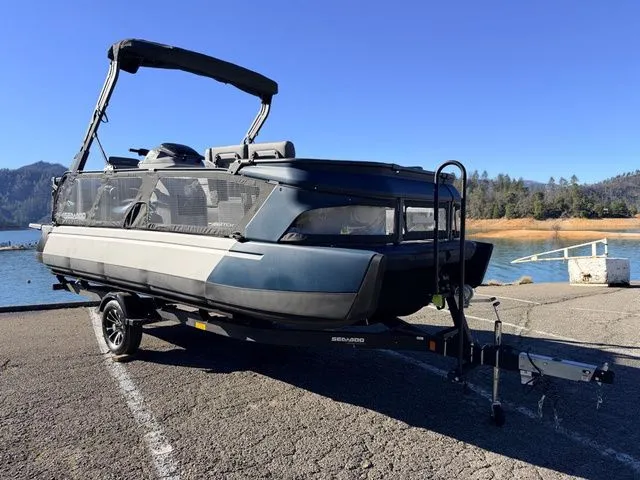 Slide: The Image of Sea-Doo Switch Cruise 21 2024 - 7