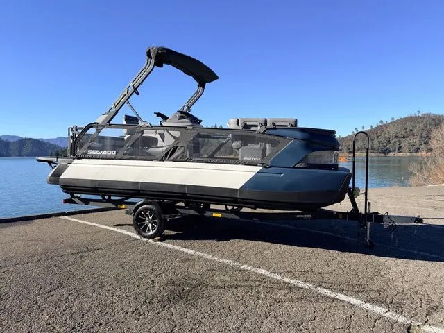 Slide: The Image of Sea-Doo Switch Cruise 21 2024 - 8