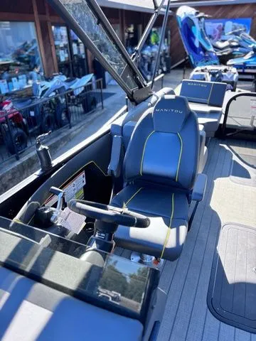 Slide: The Image of Manitou 22 Explore Switchback MAX 2025 - 7