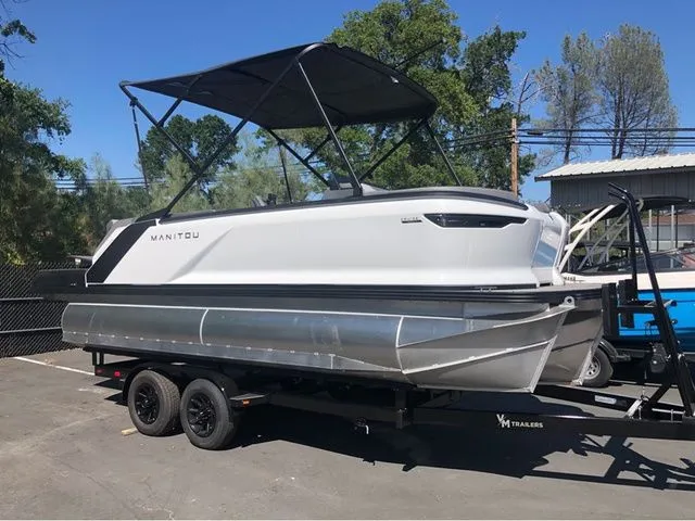 The Image of Manitou 20 CRUISE BENCH STEALTH 2025 - 1