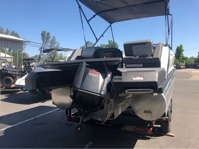 Slide: The Image of Manitou 20 CRUISE BENCH STEALTH 2025 - 4