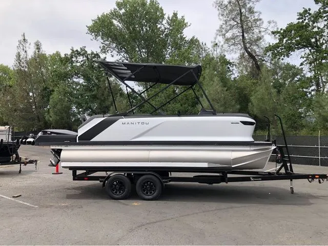 The Image of Manitou 20 CRUISE BENCH STEALTH 2025 - 1