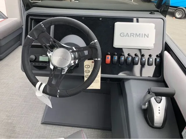 Slide: The Image of Manitou 20 CRUISE BENCH STEALTH 2025 - 12