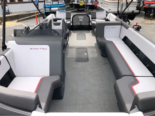 Slide: The Image of Manitou 20 CRUISE BENCH STEALTH 2025 - 7