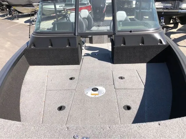 Slide: The Image of Alumacraft Competitor 175 Sport 2024 - 7