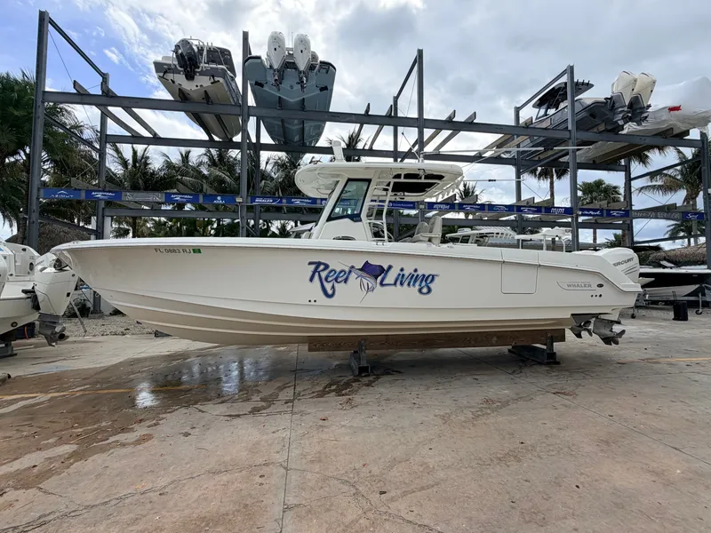 Slide: The Image of Boston Whaler 330 Outrage 2017 - 0