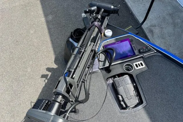 Slide: The Image of 2023 Ranger Z520R Cup-Equipped boat dashboard with advanced navigation and control systems. - 6