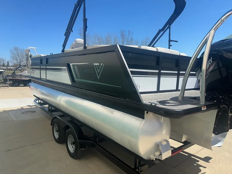 Slide: The Image of Viaggio 23 Diamante U 2022 - 14