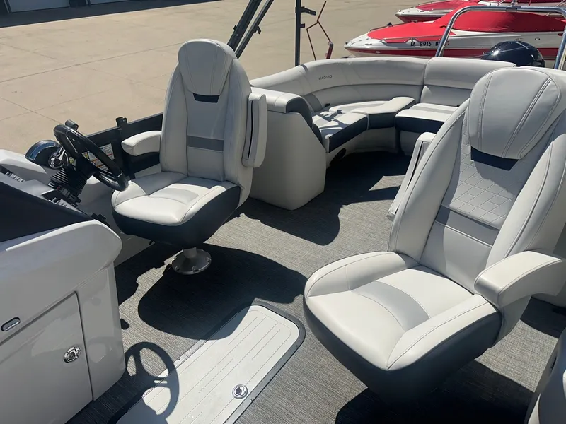 Slide: The Image of Viaggio 23 Diamante U 2022 - 19