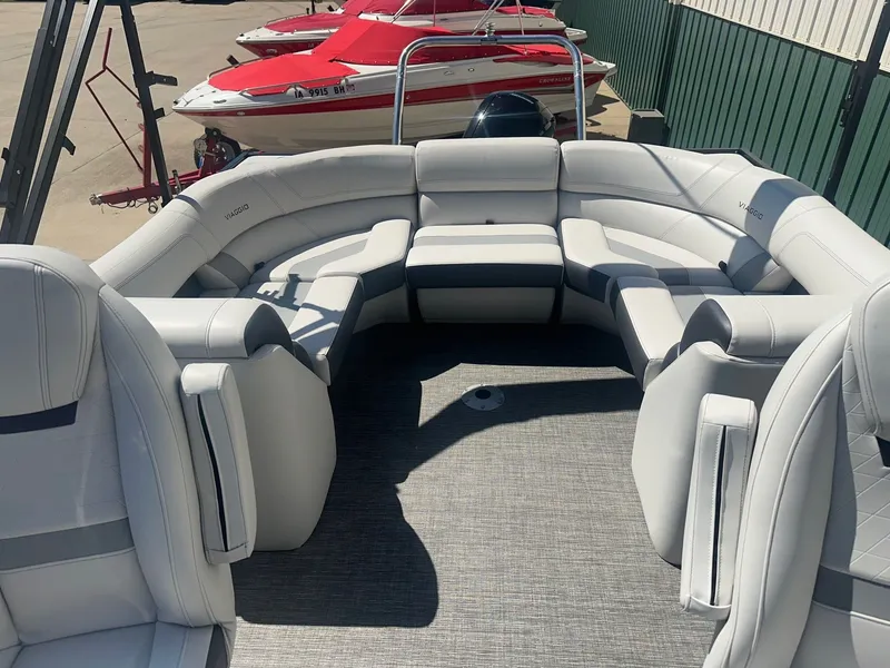 Slide: The Image of Viaggio 23 Diamante U 2022 - 20