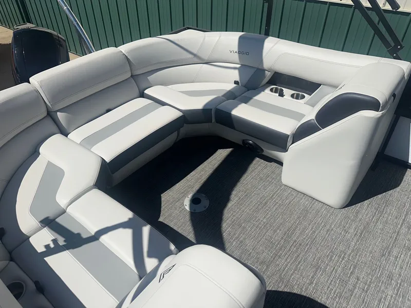 Slide: The Image of Viaggio 23 Diamante U 2022 - 21