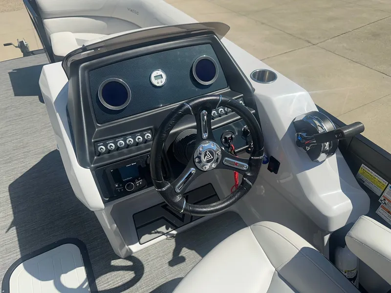 Slide: The Image of Viaggio 23 Diamante U 2022 - 22