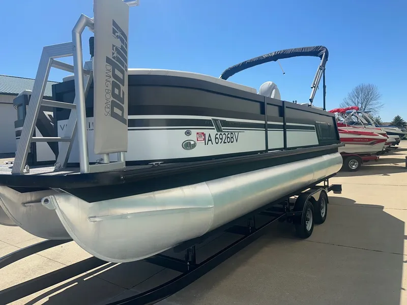 Slide: The Image of Viaggio 23 Diamante U 2022 - 4