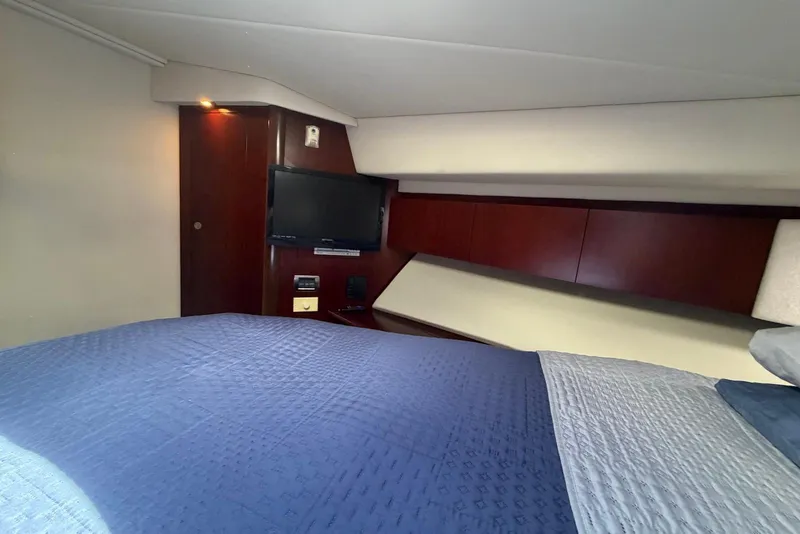 Slide: The Image of Luxurious cabin interior of 2006 Sea Ray 44 Sedan Bridge yacht. - 40