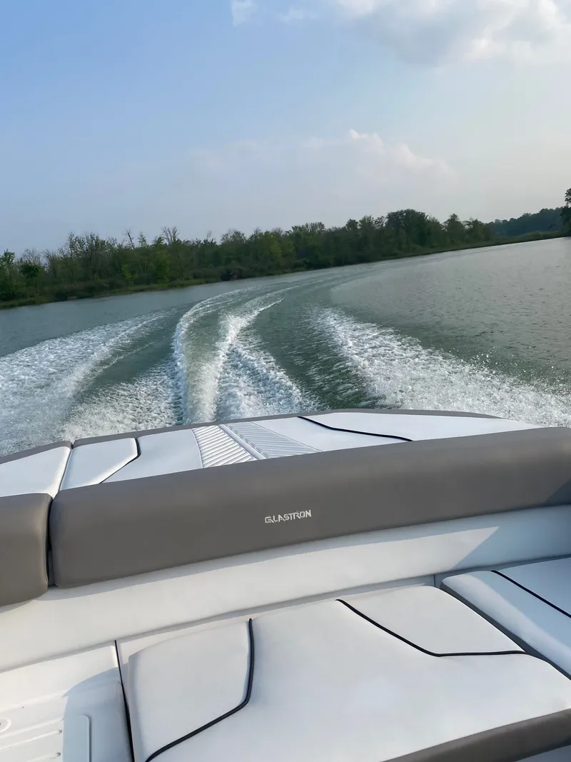 Slide: The Image of Glastron 205 GTD 2022 - 3