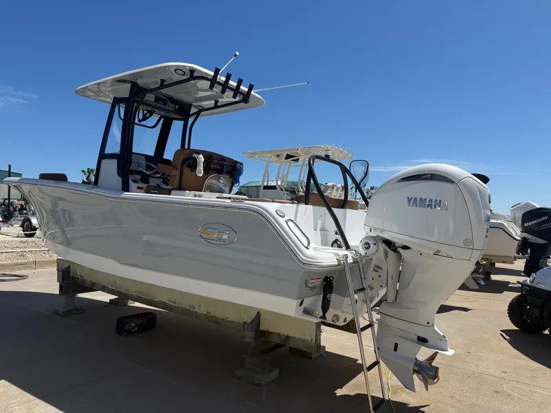 Slide: The Image of Sea Hunt Ultra 239 SE 2024 - 1