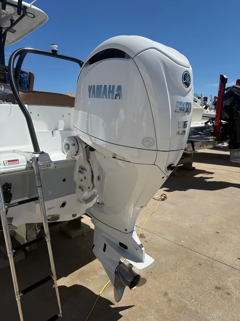 Slide: The Image of Sea Hunt Ultra 239 SE 2024 - 4
