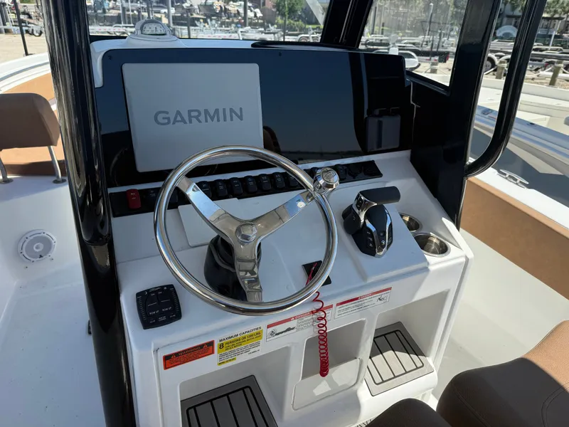 Slide: The Image of Sea Hunt Ultra 239 SE 2024 - 6