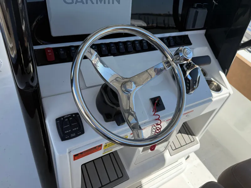Slide: The Image of Sea Hunt Ultra 239 SE 2024 - 7