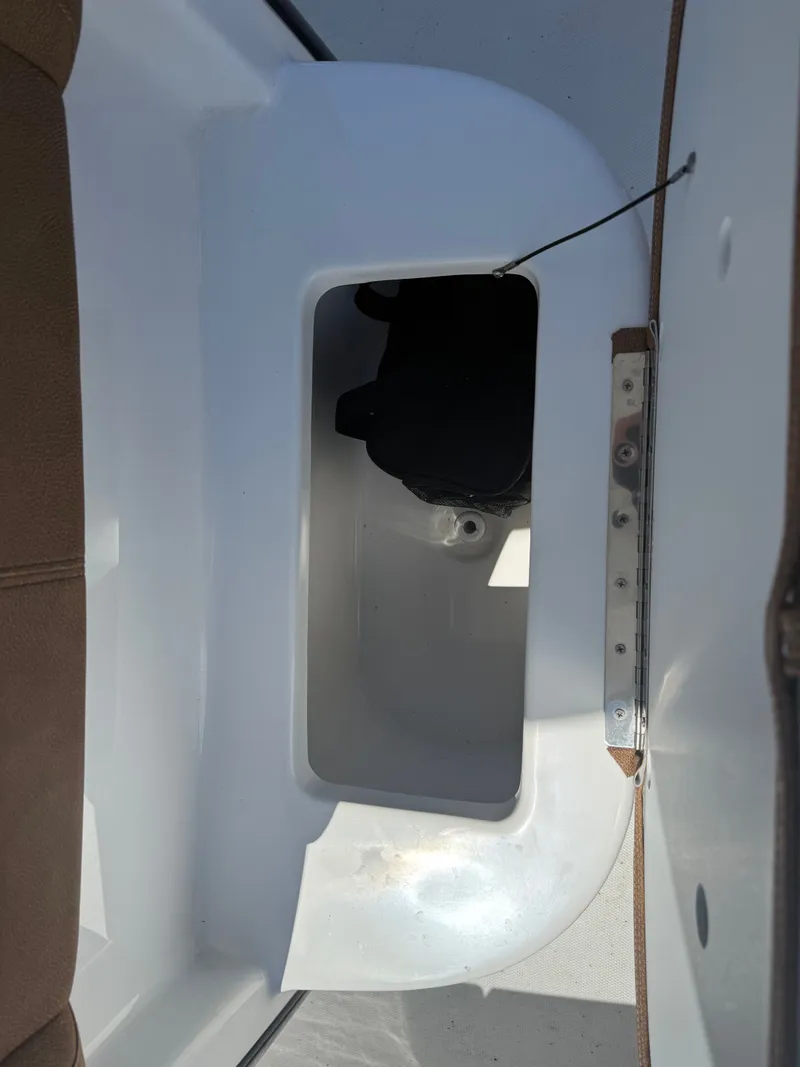 Slide: The Image of Sea Hunt Ultra 239 SE 2024 - 9