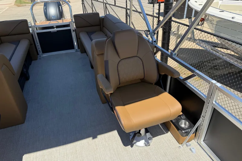 Slide: The Image of 2026 Avalon VENTURE QUAD LOUNGE interior with luxurious seating and modern design. - 16