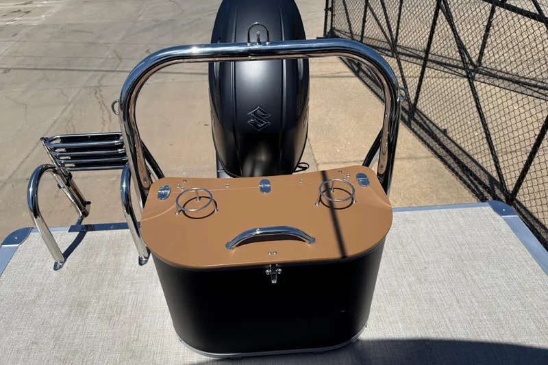 Slide: The Image of 2026 Avalon VENTURE QUAD LOUNGE boat deck with motor and railing. - 38