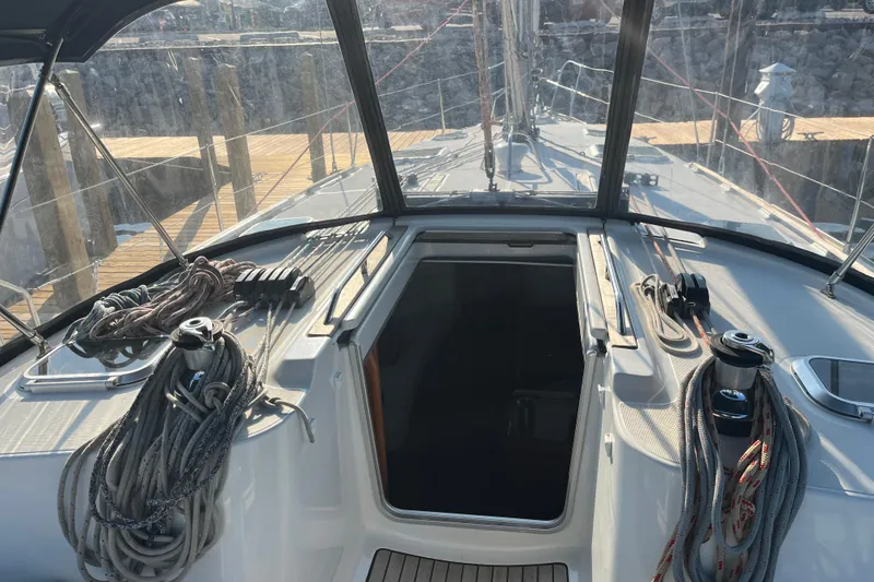 Slide: The Image of Cockpit view of 2005 Jeanneau Sun Odyssey 40.3 sailboat with ropes and winches. - 20