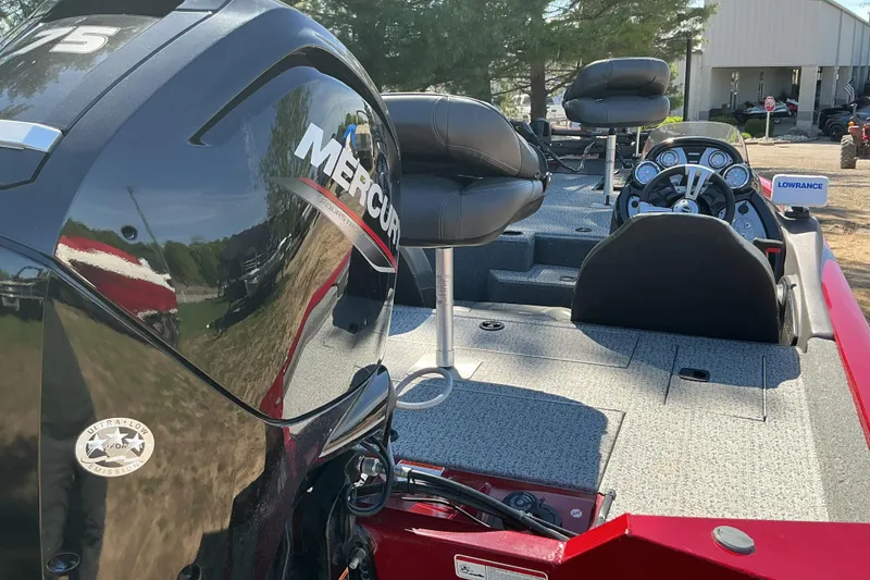 Slide: The Image of 2020 Tracker Pro Team 175 TXW Tournament Edition boat with Mercury engine and Lowrance electronics. - 10