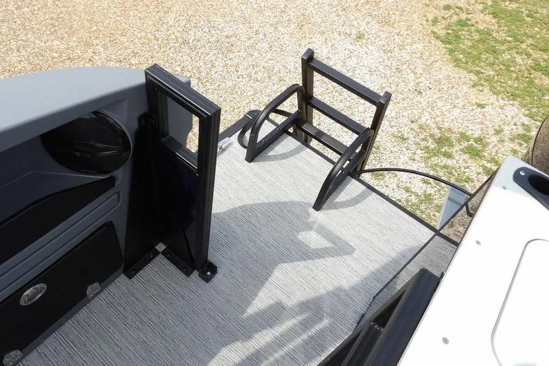 Slide: The Image of 2026 Sylvan R-20 PARTY FISH boat deck with open gate and ladder. - 27