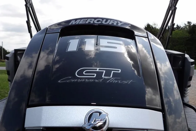 Slide: The Image of Mercury 115 Command Thrust engine on 2026 Sylvan R-20 PARTY FISH boat. - 41