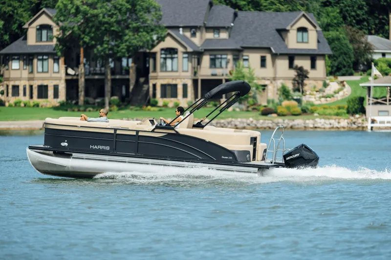 Slide: The Image of Harris Cruiser 230 2027 - 49