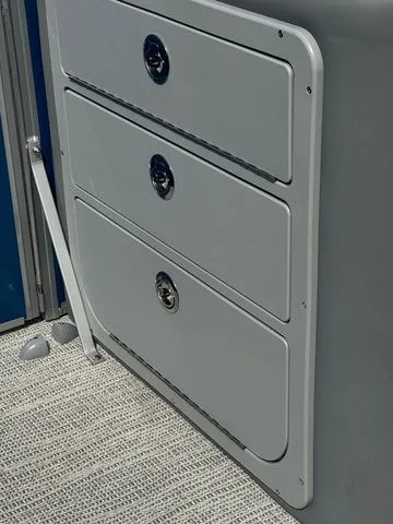 Slide: The Image of SunCatcher Select 22RF 2026 - 10