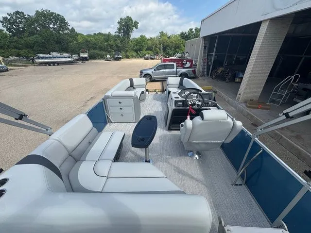 Slide: The Image of SunCatcher Select 22RF 2026 - 4